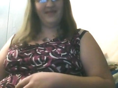 Fat Allyssa Plays with Her Pussy