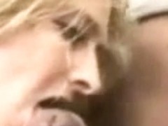 Cornudo sirve a Dama y Toro