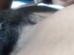 NEGRA PELUDA SE MASTURBANDO GOSTOSO