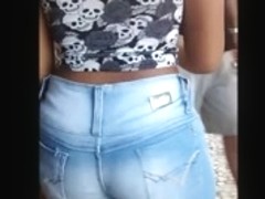 Bunda tesuda de shortinho