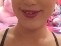 Blonde american twerks on periscope