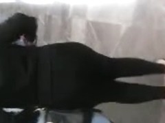 mega culo en calza negra