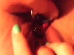 Slut toys her tight beaver in amateur dildo clip