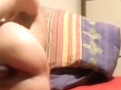 This non-professional skinny doxy double penetrates herself