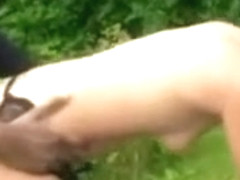 Une bite noire et une bite blanche pour mademoiselle