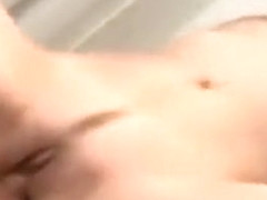 Troietta rossa italiana succhia il cazzo di papГ 