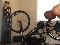 Mike Muters can do more than masturbate.!!